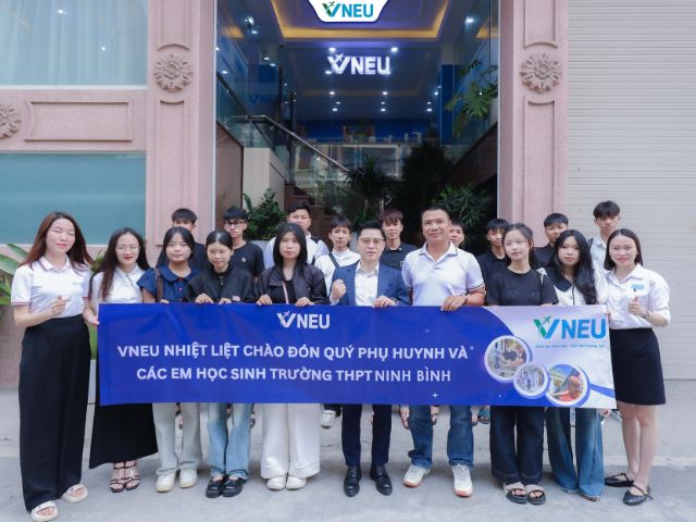 TỔNG KẾT HÀNH TRÌNH TRẢI NGHIỆM THỰC TẾ VNEU: TIẾP LỬA GIẤC MƠ ĐỨC CHO HỌC SINH NINH BÌNH VÀ THPT MINH QUANG BA VÌ