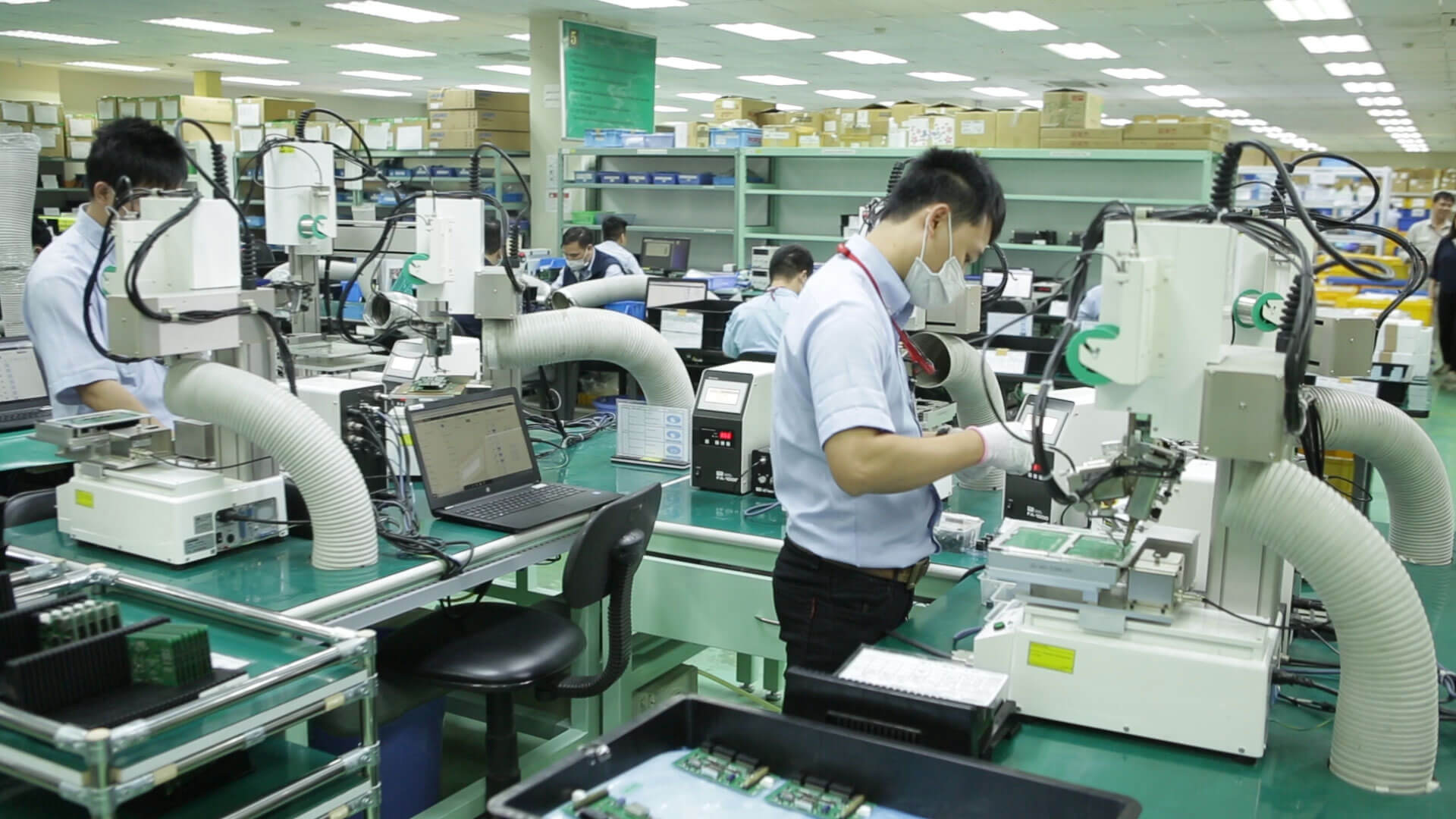 ảnh làm việc của Ngành kĩ thuật - công nghiệp
