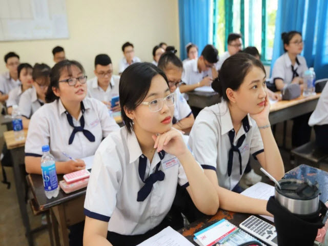 Nếu điểm chuẩn đại học không như mong muốn, còn hướng nào khác sau THPT?