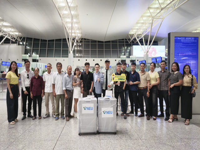 VNEU tiễn bay 3 học viên chính thức lên đường sang Đức: 3 hành trình, 3 xuất phát điểm, cùng một ước mơ